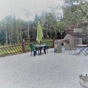 Hébergement de vacances The House In The Woods, Plélauff